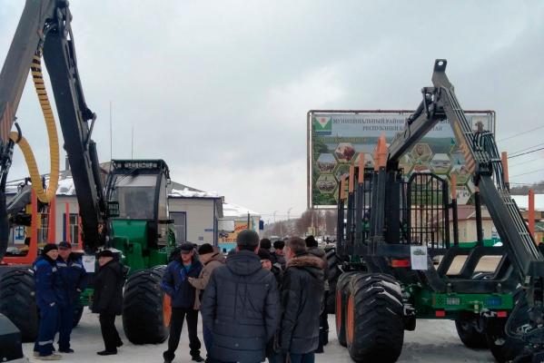 Холдинг «АМКОДОР» представил лесную технику на форуме в Башкортостане